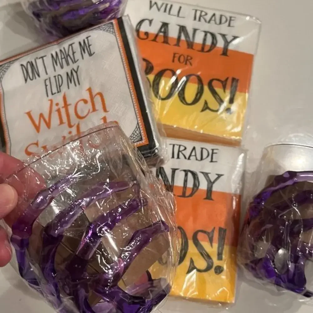 Halloween Party Items Napkins and‎ Plastic Tumblers New